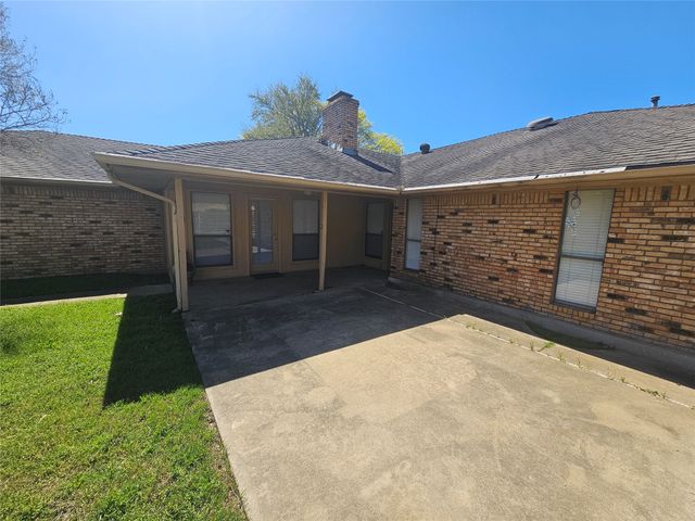 1340 Grand Teton Drive, Desoto, TX 75115