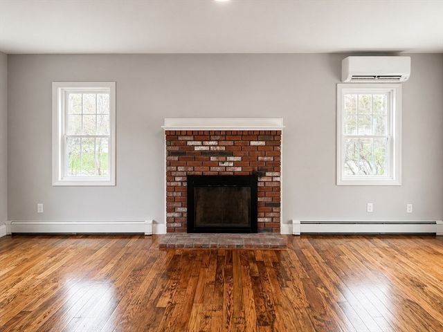 53 Bridge St, Raynham, MA 02767