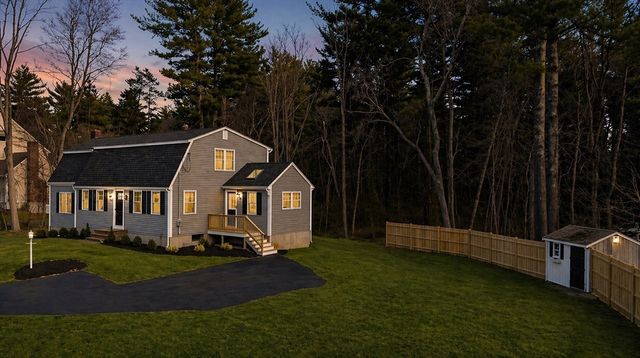 53 Bridge St, Raynham, MA 02767