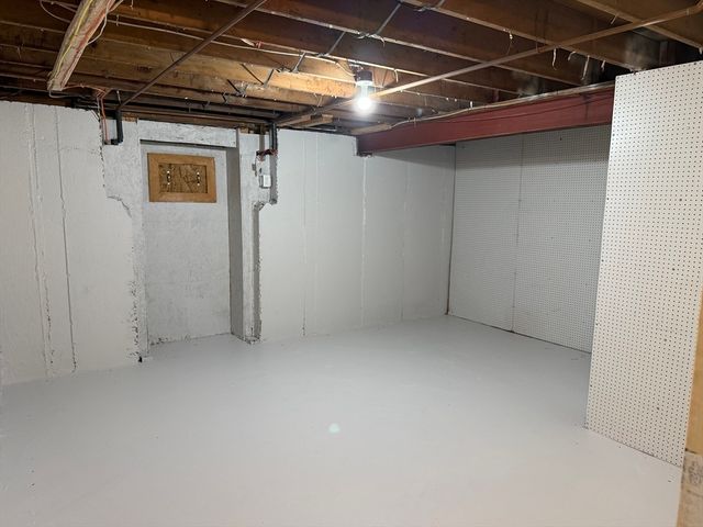 53 Bridge St, Raynham, MA 02767