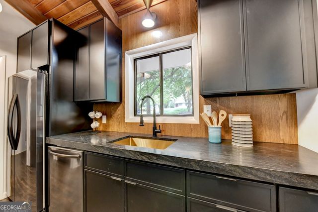 5363 Rosser Road, Smoke Rise, GA 30087