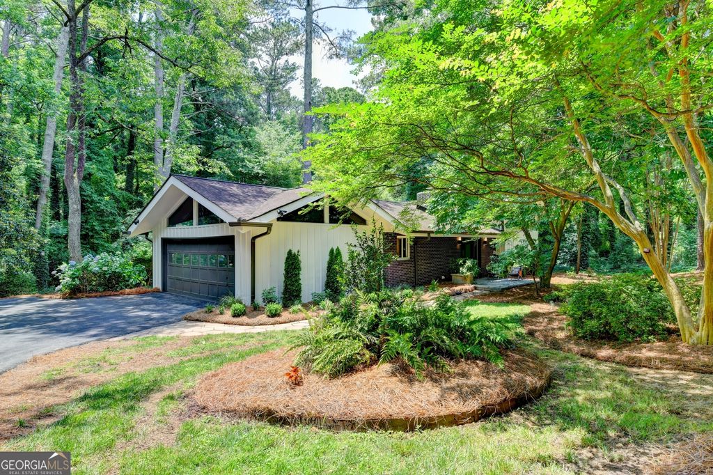5363 Rosser Road, Smoke Rise, GA 30087
