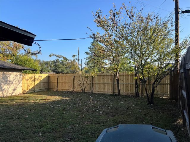 401 Oakhill Drive, Conroe, TX 77304