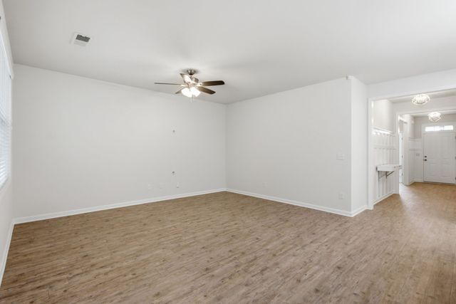 716 Prominence Rd, Columbia, TN 38401
