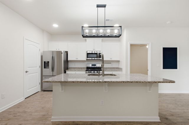 716 Prominence Rd, Columbia, TN 38401