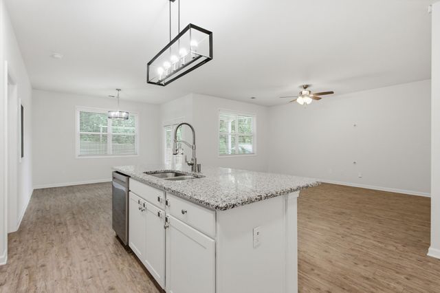 716 Prominence Rd, Columbia, TN 38401