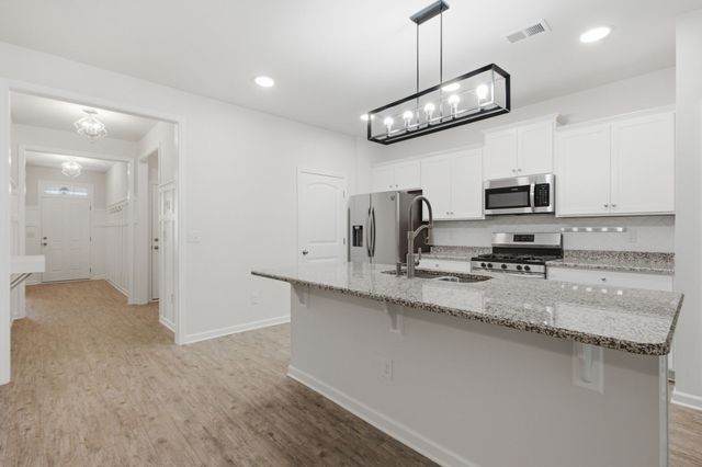716 Prominence Rd, Columbia, TN 38401