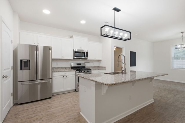 716 Prominence Rd, Columbia, TN 38401