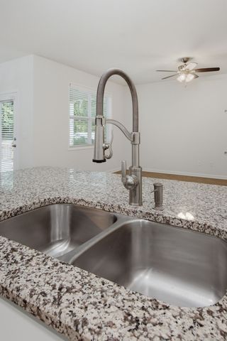 716 Prominence Rd, Columbia, TN 38401