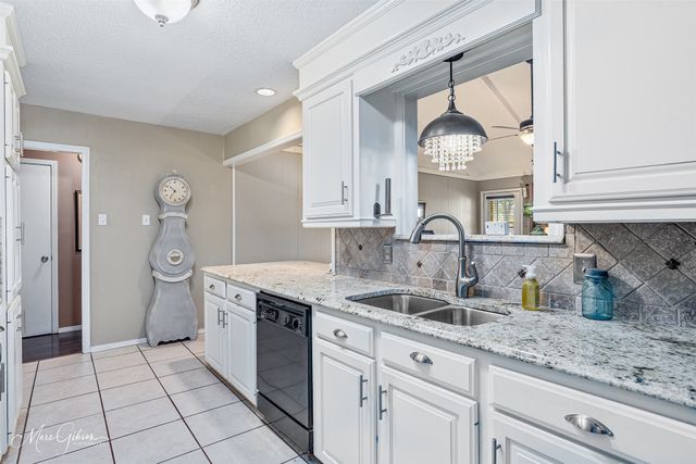 2608 Brown Street, Bossier City, LA 71111