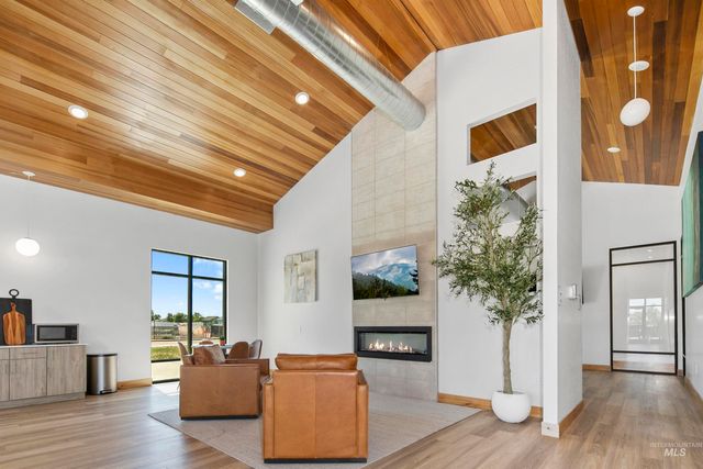 683 W Wrangler, Meridian, ID 83646