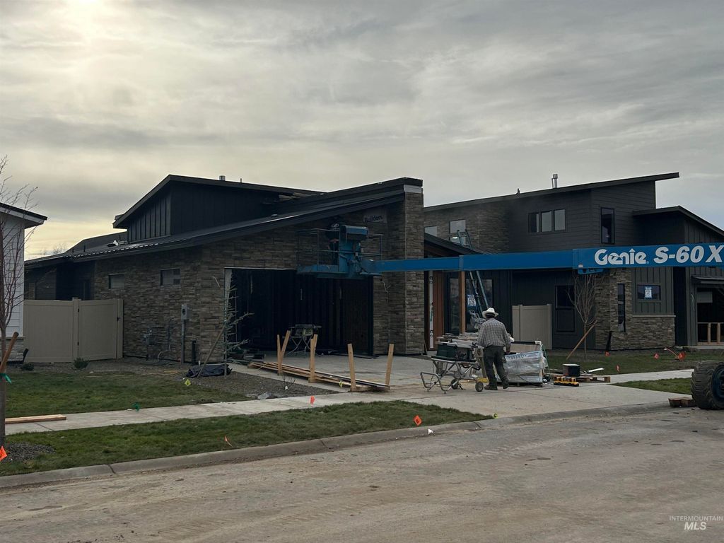 683 W Wrangler, Meridian, ID 83646