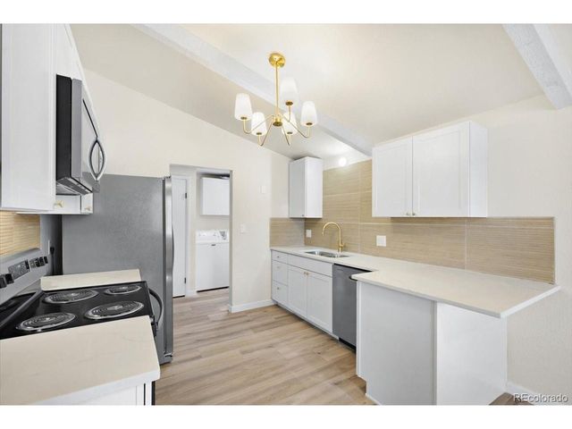 10 Juneau Pl, Longmont, CO 80504