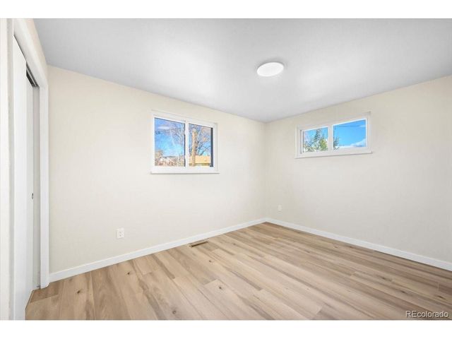 10 Juneau Pl, Longmont, CO 80504