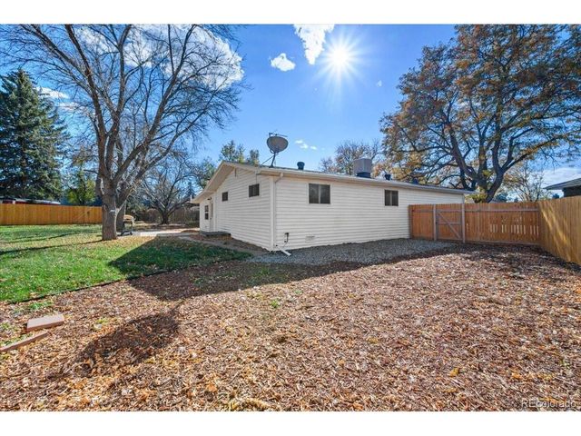 10 Juneau Pl, Longmont, CO 80504