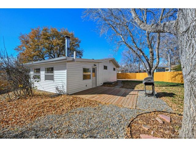 10 Juneau Pl, Longmont, CO 80504