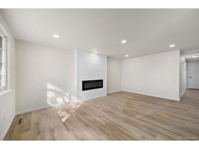 10 Juneau Pl, Longmont, CO 80504