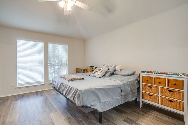 3004 Stroll Drive, Granbury, TX 76049