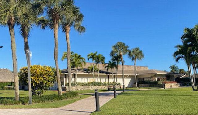 5085 Bottlebrush Street, Delray Beach, FL 33484