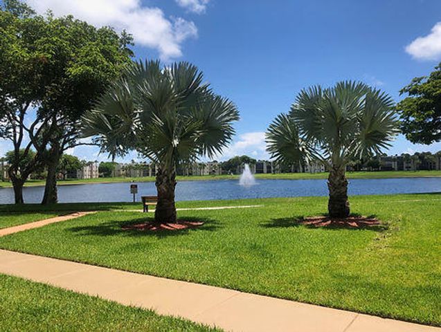 5085 Bottlebrush Street, Delray Beach, FL 33484