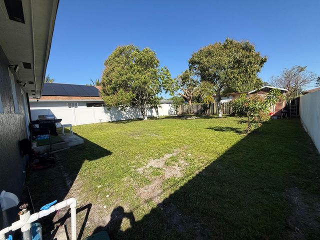 5101 SW 24th Street, West Park, FL 33023