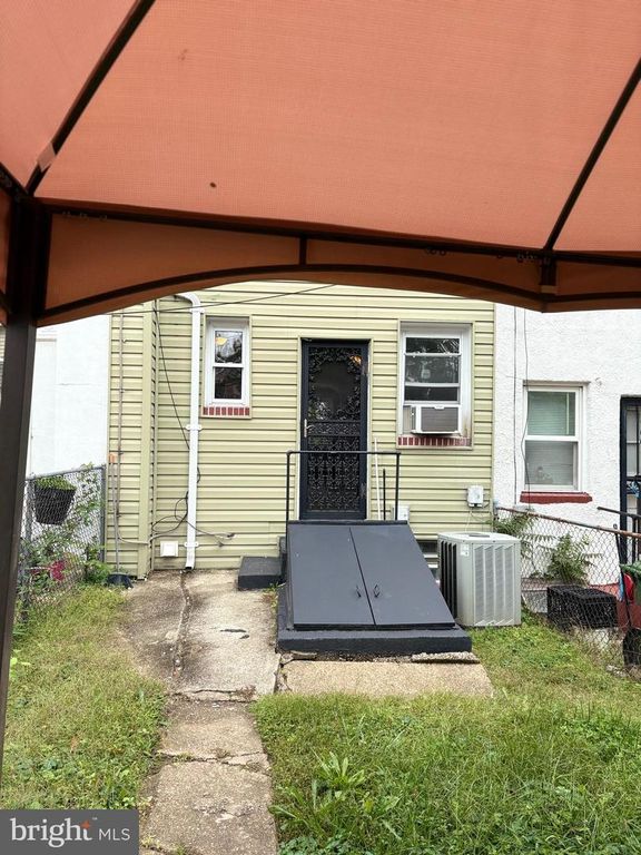 2647 RAYNER AVE, Baltimore, MD 21216