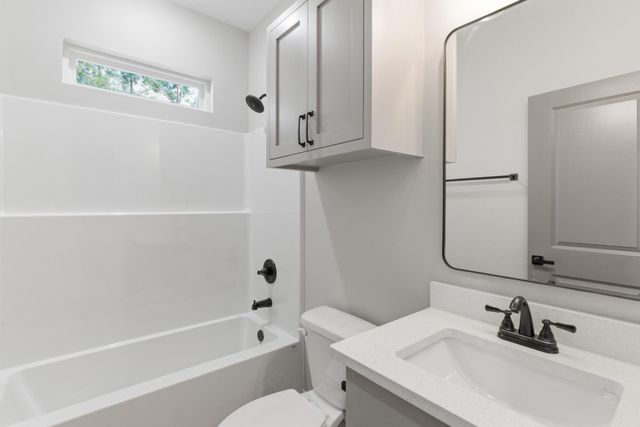 14 Shawnee Ln., Hattiesburg, MS 39402