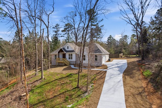 14 Shawnee Ln., Hattiesburg, MS 39402