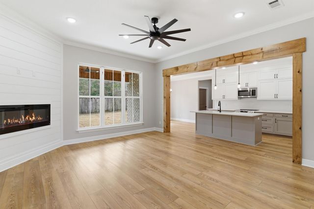 14 Shawnee Ln., Hattiesburg, MS 39402