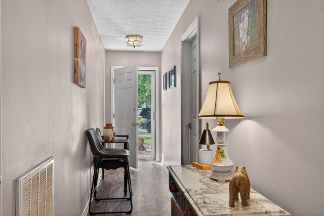 217 Woodbrook Place, Lexington, KY 40511