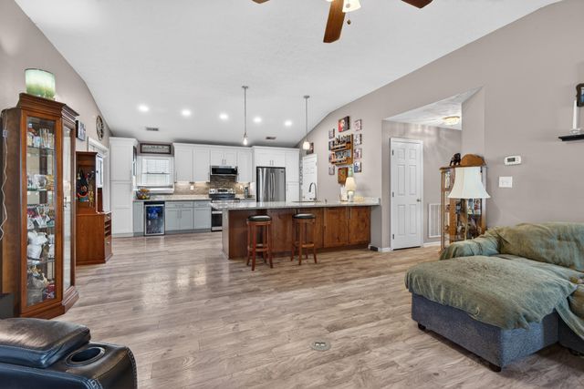 217 Woodbrook Place, Lexington, KY 40511