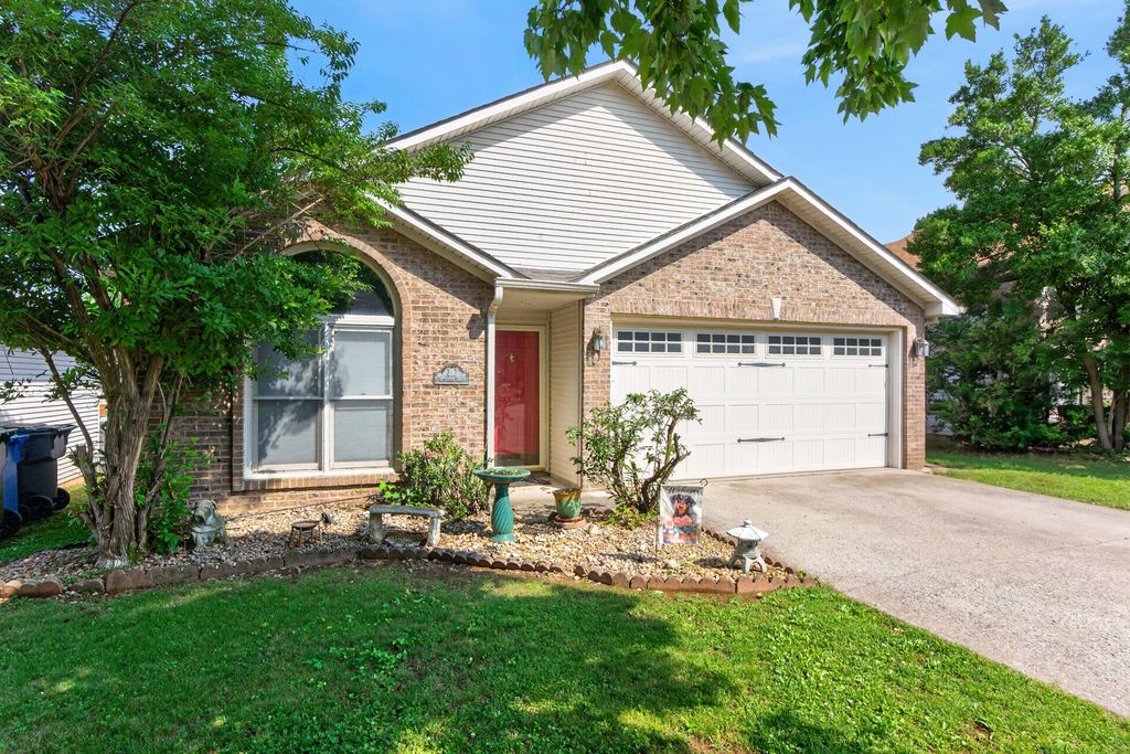 217 Woodbrook Place, Lexington, KY 40511