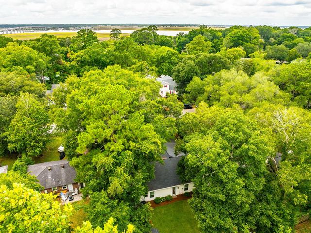 330 Riverland Drive, Charleston, SC 29412