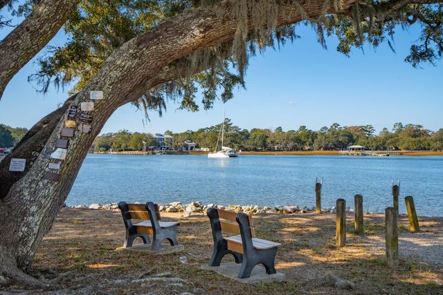 330 Riverland Drive, Charleston, SC 29412