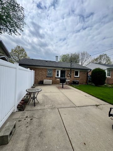 13231 S Avenue N, Chicago, IL 60633