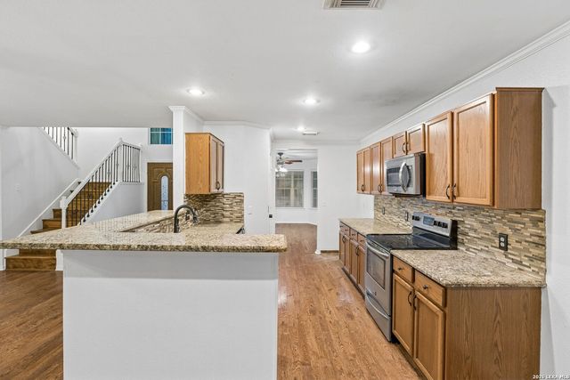 1637 Rolling Brook Ln, Schertz, TX 78154
