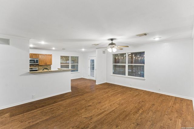 1637 Rolling Brook Ln, Schertz, TX 78154