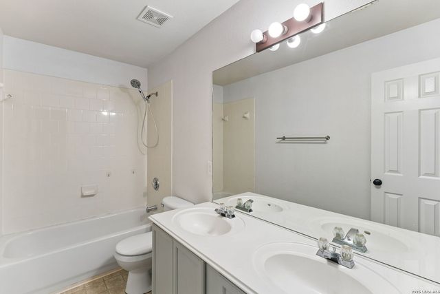 1637 Rolling Brook Ln, Schertz, TX 78154