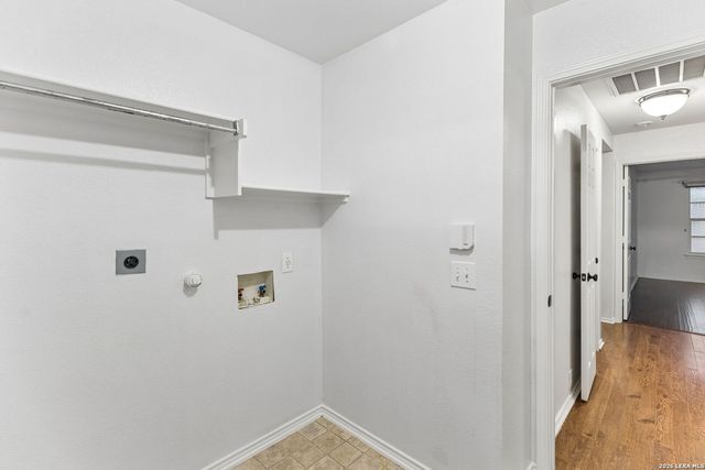 1637 Rolling Brook Ln, Schertz, TX 78154
