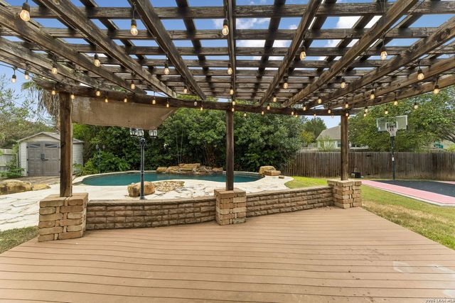 1637 Rolling Brook Ln, Schertz, TX 78154