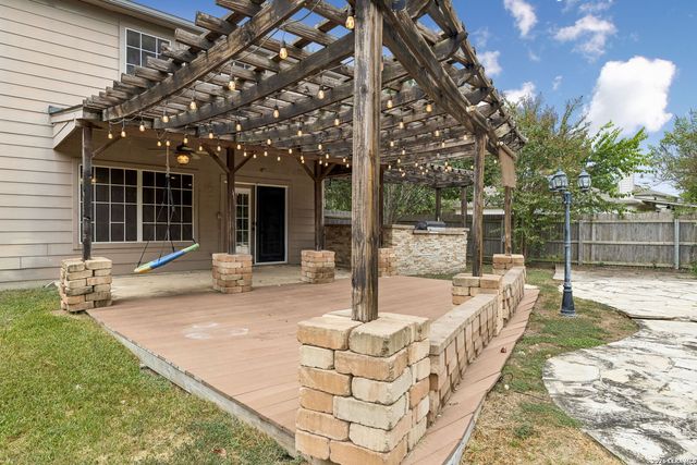 1637 Rolling Brook Ln, Schertz, TX 78154
