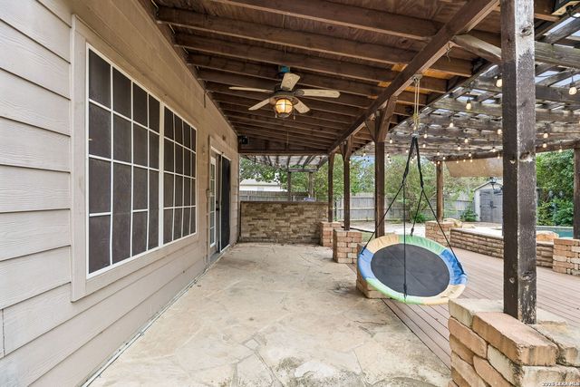 1637 Rolling Brook Ln, Schertz, TX 78154