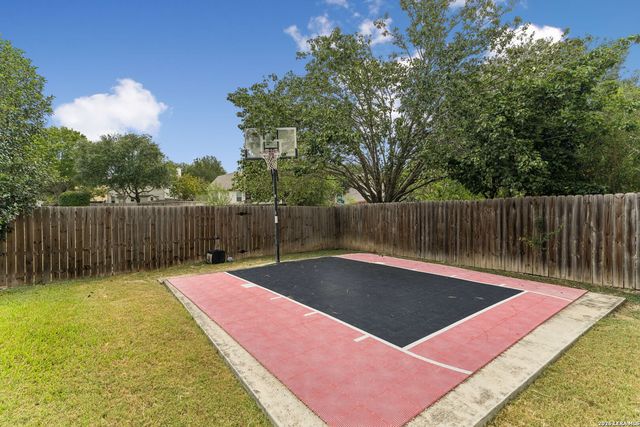 1637 Rolling Brook Ln, Schertz, TX 78154