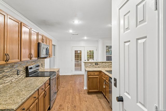 1637 Rolling Brook Ln, Schertz, TX 78154
