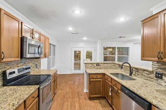 1637 Rolling Brook Ln, Schertz, TX 78154