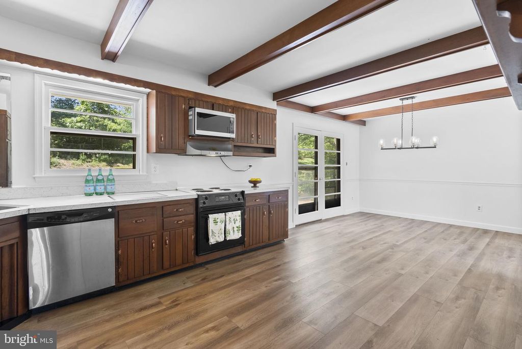 Image 17 of property listing at 12316 PRETORIA DR, Silver Spring, MD 20904