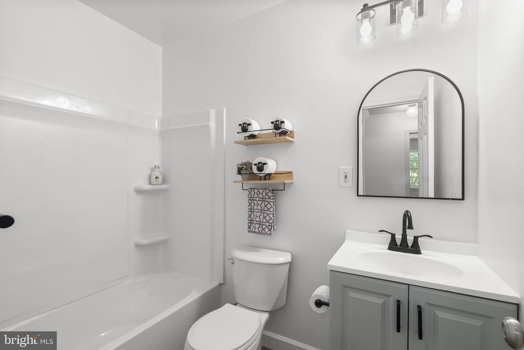 Image 21 of property listing at 12316 PRETORIA DR, Silver Spring, MD 20904