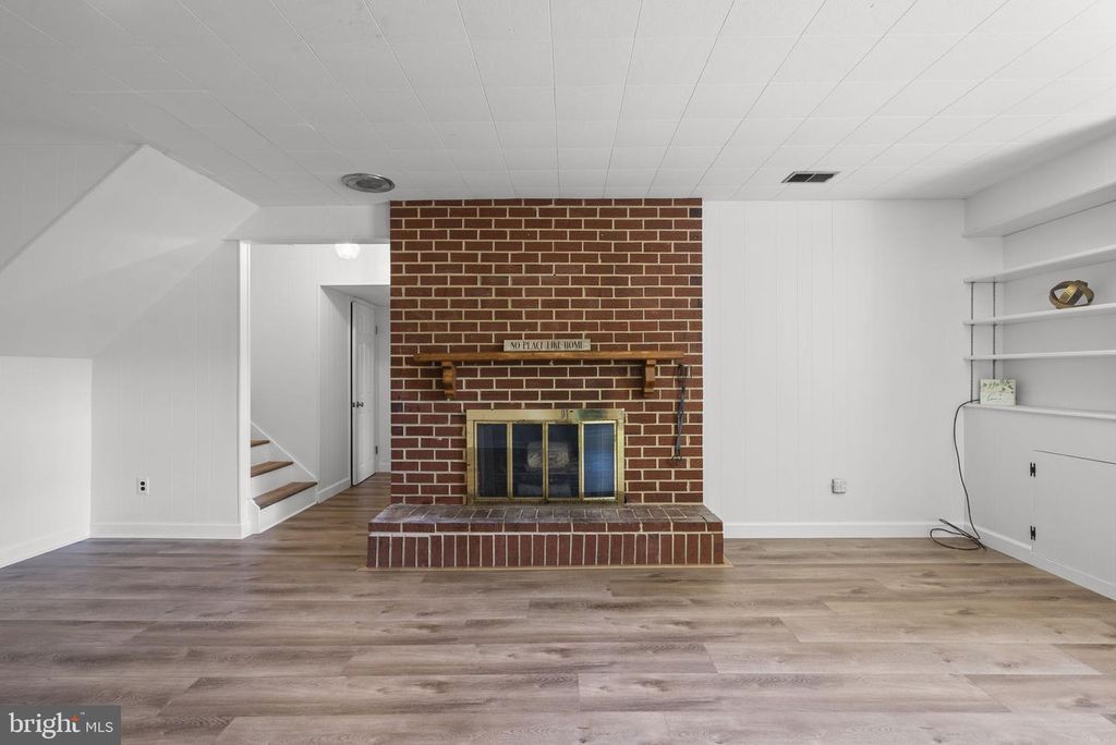 Image 32 of property listing at 12316 PRETORIA DR, Silver Spring, MD 20904