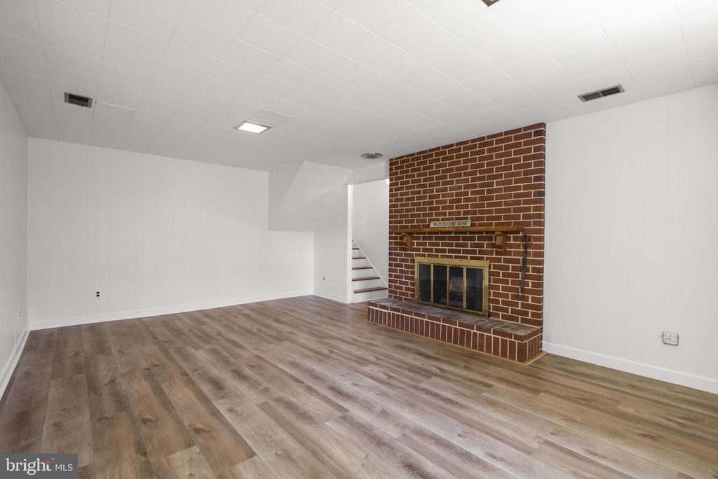 Image 33 of property listing at 12316 PRETORIA DR, Silver Spring, MD 20904