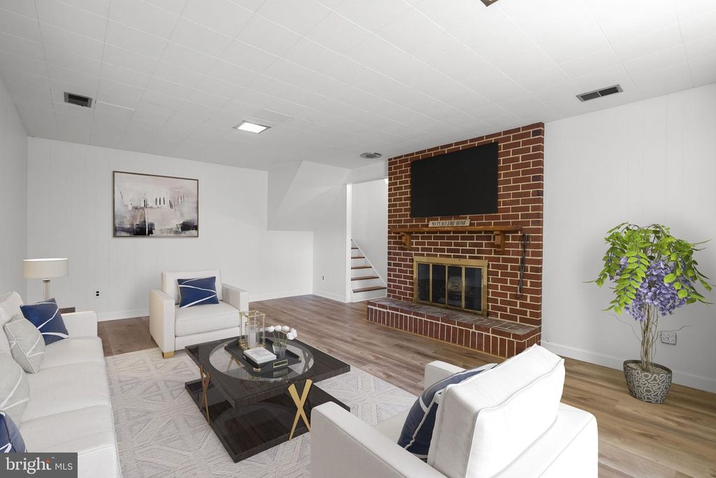 Image 34 of property listing at 12316 PRETORIA DR, Silver Spring, MD 20904